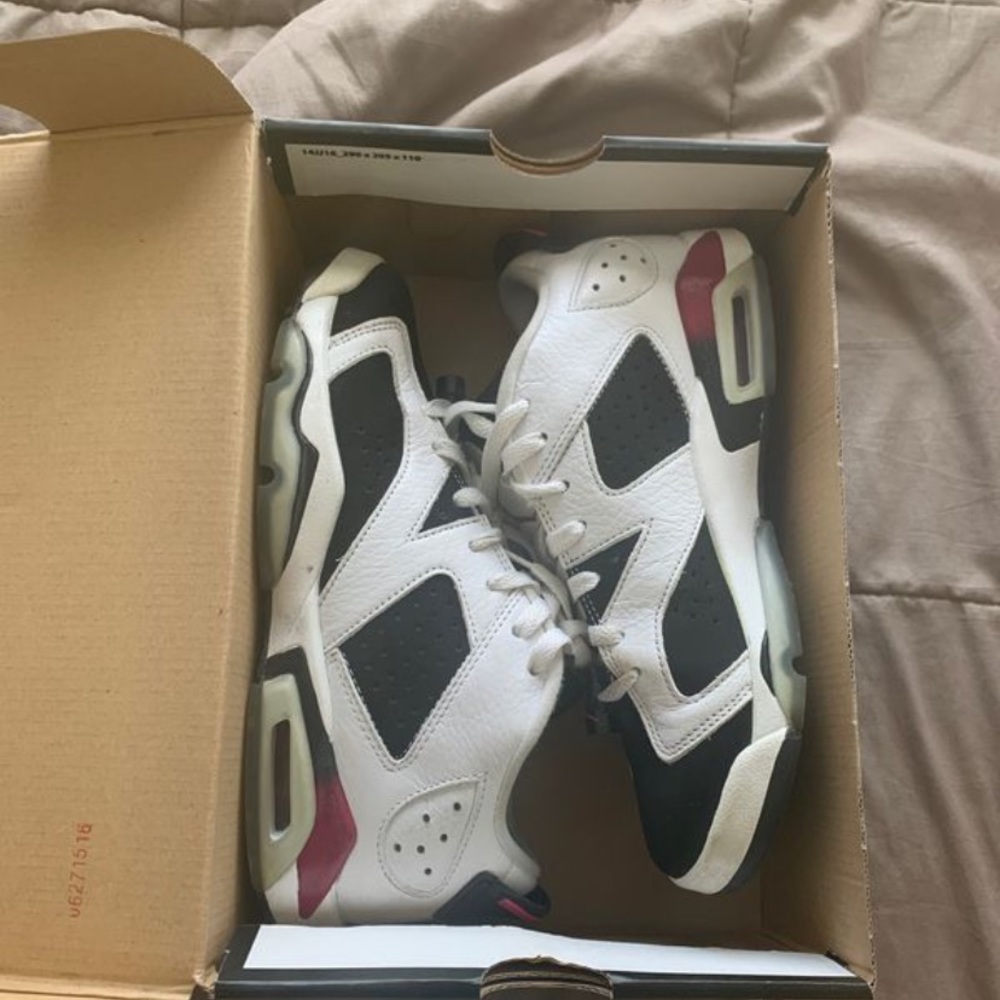 AIR JORDAN 6 RETRO LOW GG size boys 6.5, woman 8